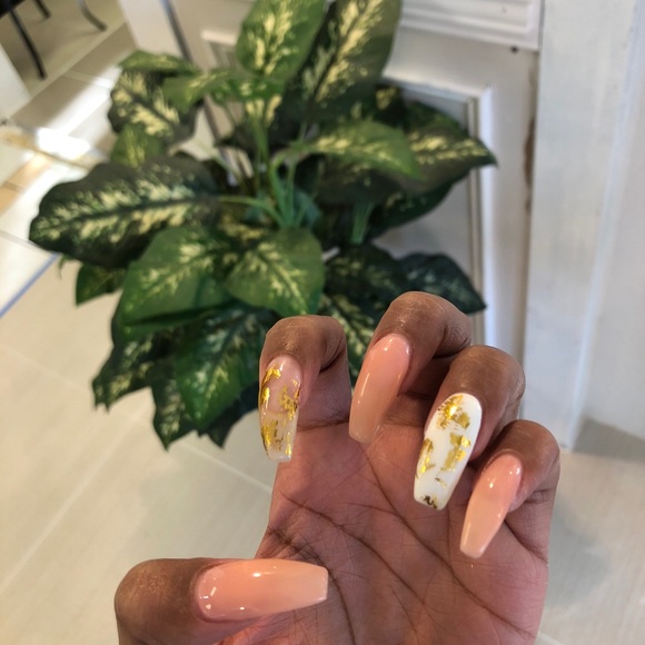 Meet your Posher, Ashlei - Picture 1 of 1